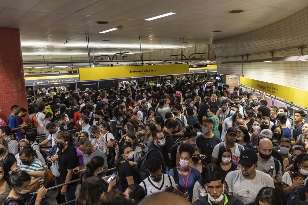 Pane elétrica na Linha 4 – Amarela do Metrô provoca tumulto e superlotação  nas plataformas - Voz Diária