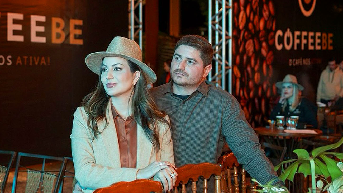 Fernando e Ana Benetti celebram um ano de CoffeeBe em Varginha