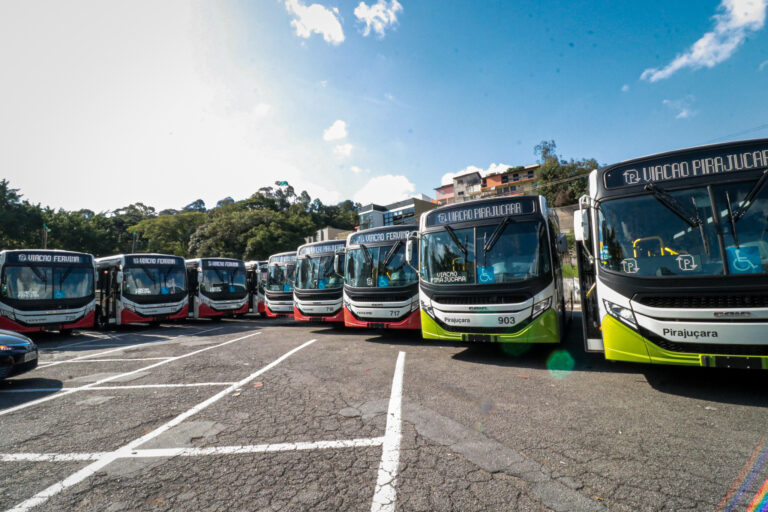 Taboão da Serra recebe 20 novos ônibus circulares