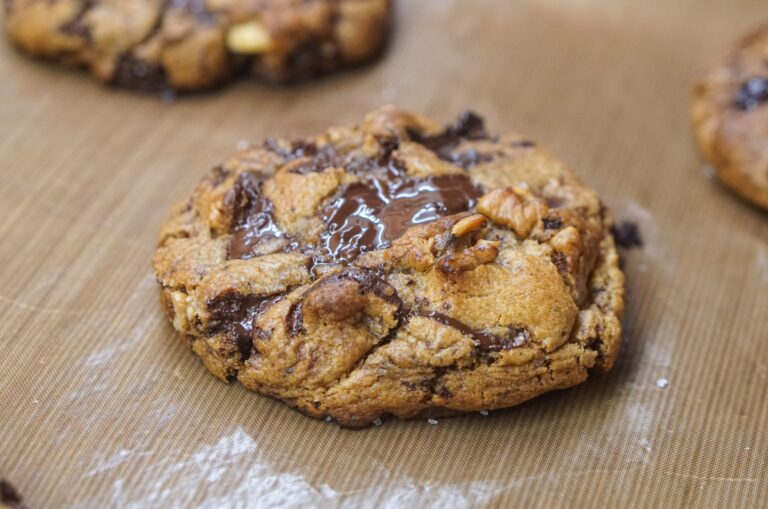 Voz culinária: que tal conhecer a receita de um delicioso cookie de dois chocolates?