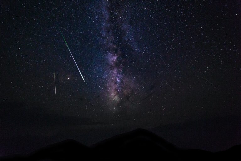 Tau-Herculídeas: tempestade de meteoros pode ser observada na madrugada desta terça-feira, 31