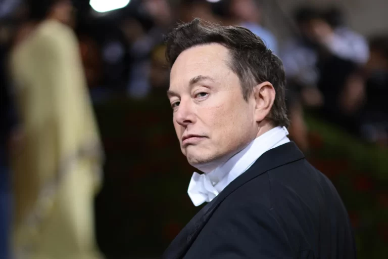 Elon Musk vem ao Brasil e anuncia serviço para conectar 19 mil escolas e monitorar Amazônia