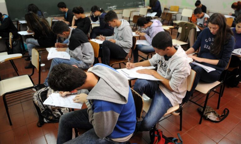 Escolas Estaduais retornam às aulas nesta quinta-feira, 15