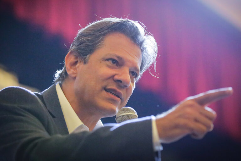 Em SP, Haddad lidera pesquisa de intenção de votos para governador