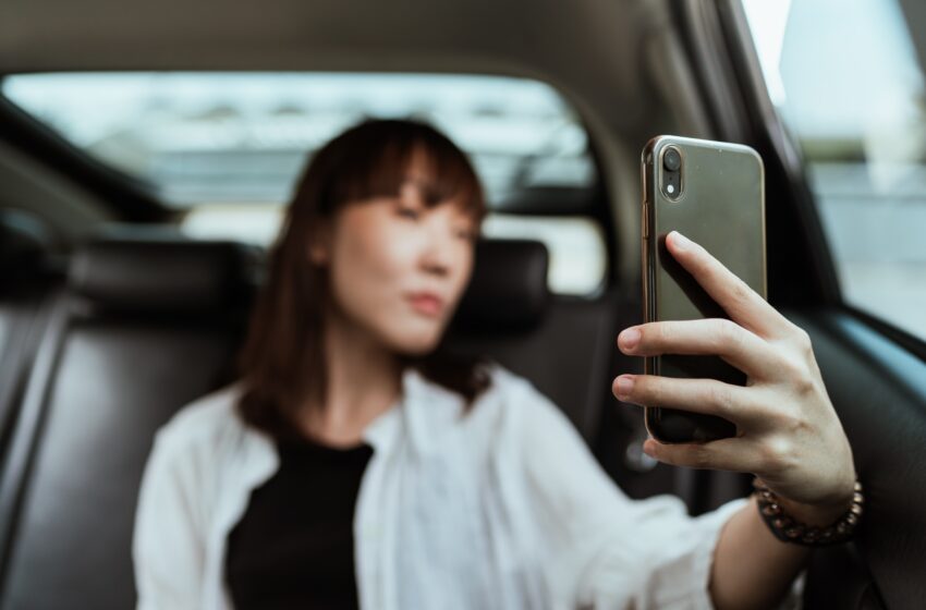  Passageiro que pagar corrida do Uber com dinheiro, precisará tirar selfie para confirmar identidade