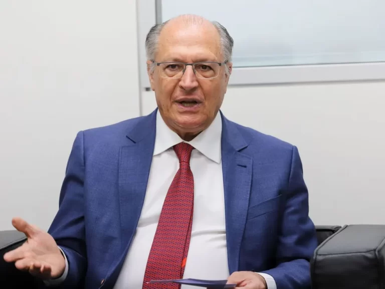 Representantes do governo Aprígio se reúnem com vice-presidente Geraldo Alckmin e solicitam recursos à cidade