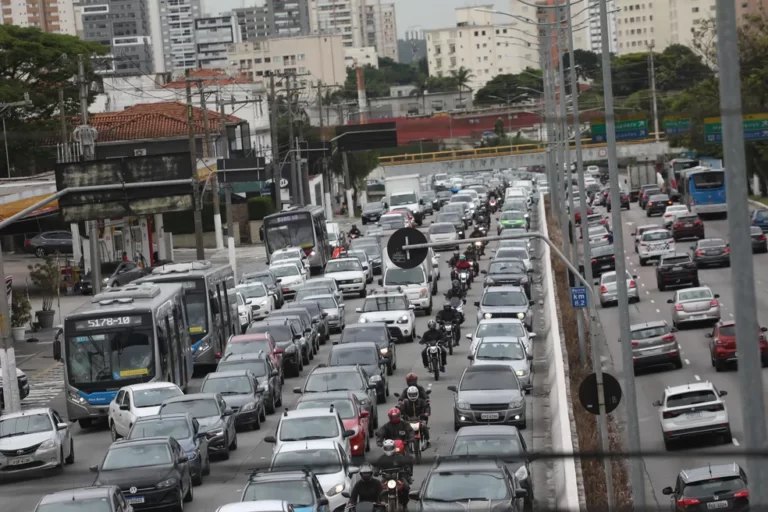 Rodízio de veículos ficará suspenso na quinta (08) e na sexta (09) em razão do feriado prolongado de Corpus Christi