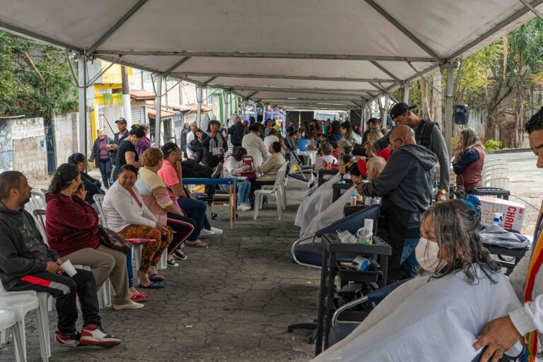 Governo Aprígio realiza mais de 2.600 atendimentos na 7ª edição do Prefeitura no Seu Bairro