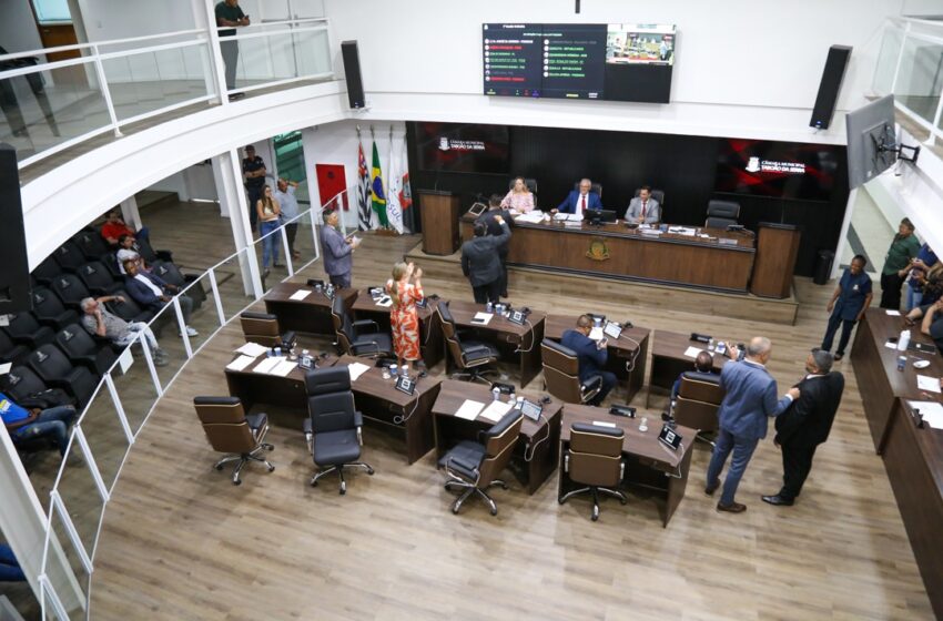  Câmara de Taboão da Serra aprova três projetos de lei durante sessão legislativa