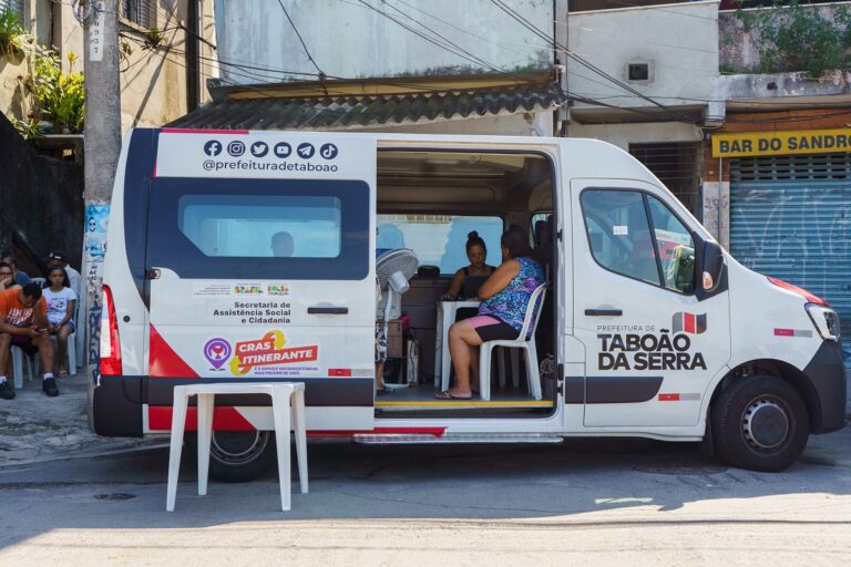 Prefeitura de Taboão da Serra leva CRAS Itinerante à Vila Iasi