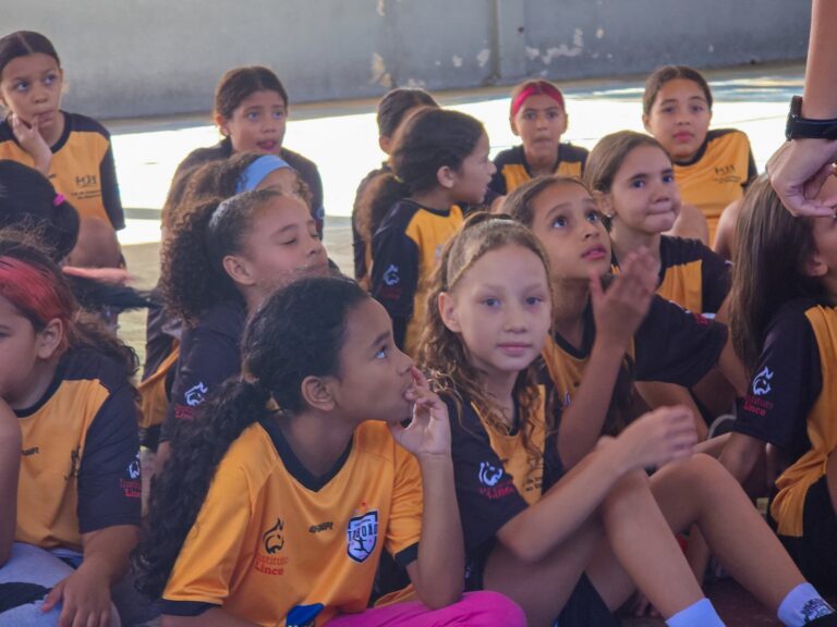 Projeto Futsal Feminino na Escola atende mais de 500 meninas em Taboão da Serra