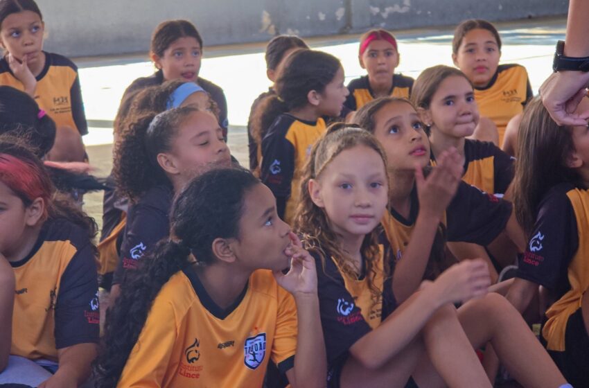  Projeto Futsal Feminino na Escola atende mais de 500 meninas em Taboão da Serra