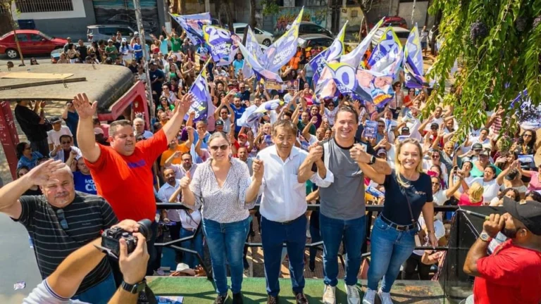 Primeiro final de semana da campanha de Aprígio é marcada por adesivaço e caminhada no Jd. Leme