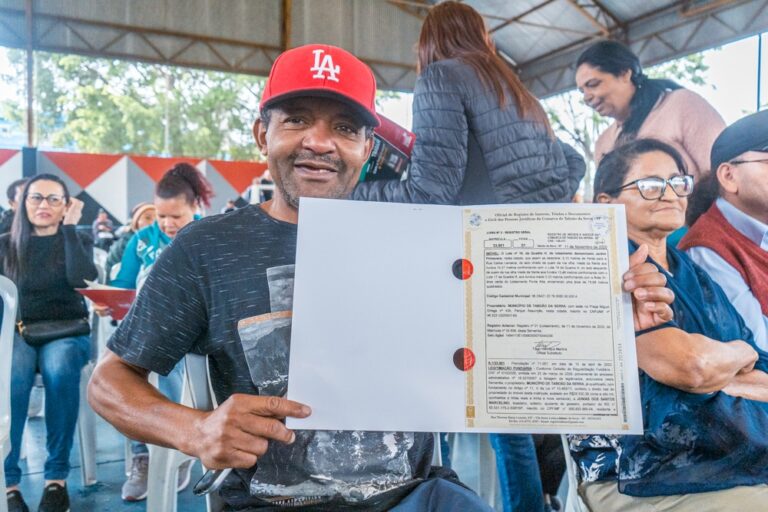 Governo Aprígio já regularizou mais de 5 mil imóveis pelo Programa de Regularização Fundiária de Taboão da Serra